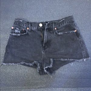 URBAN OUTFITTERS BDG BLACK DENIM CUTOFF SHORTS